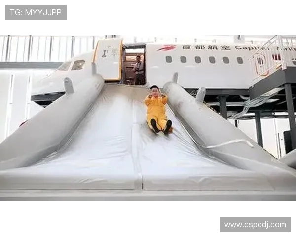 民用飞机应急滑梯的快速展开逻辑